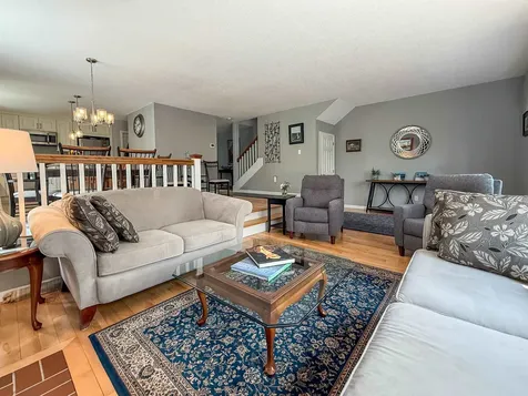 40 Laurel Court Nashua NH 03062