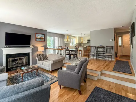 40 Laurel Court Nashua NH 03062