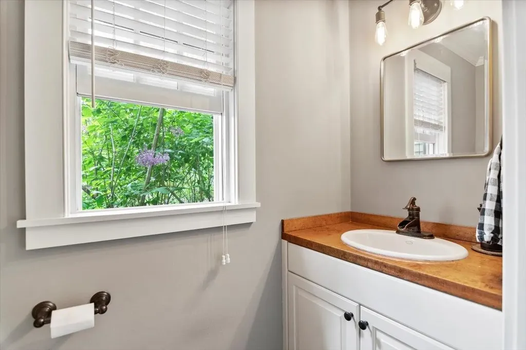 1721 Vt Route 11 Londonderry VT 05148