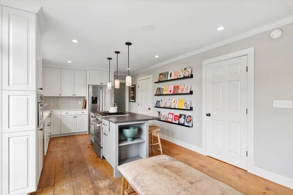 1721 Vt Route 11 Londonderry VT 05148