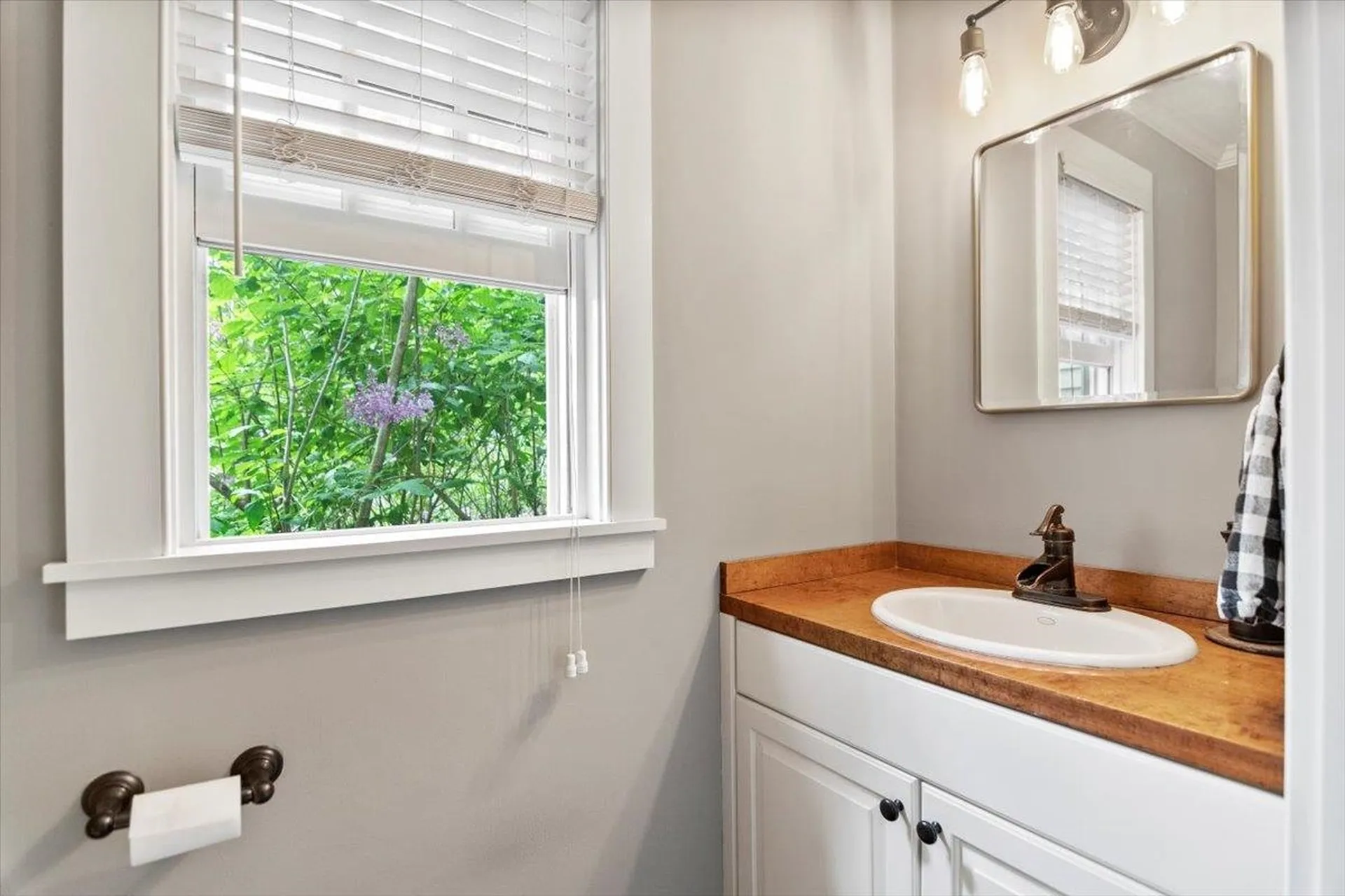 1721 Vt Route 11 Londonderry VT 05148