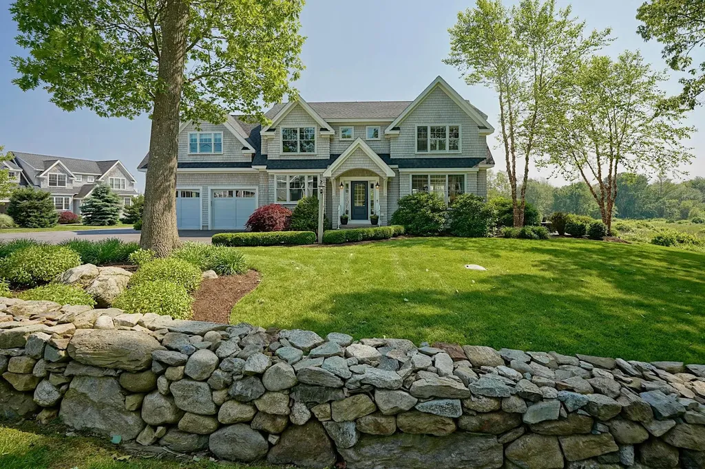 16 Maple Road North Hampton NH 03862