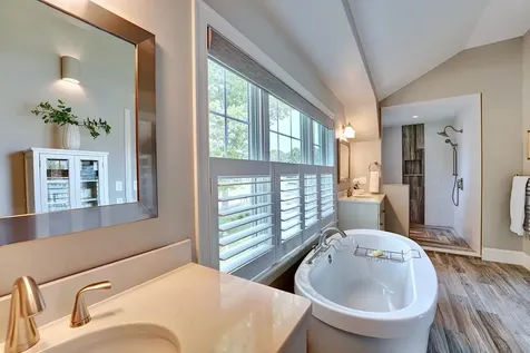 16 Maple Road North Hampton NH 03862