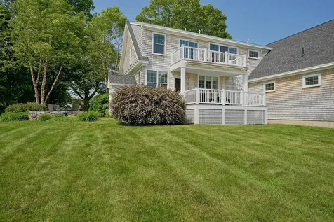 16 Maple Road North Hampton NH 03862