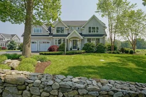 16 Maple Road North Hampton NH 03862