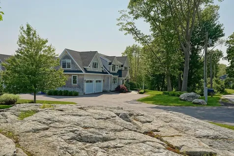 16 Maple Road North Hampton NH 03862