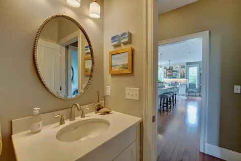 16 Maple Road North Hampton NH 03862