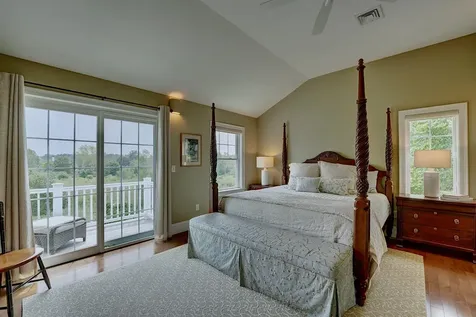16 Maple Road North Hampton NH 03862
