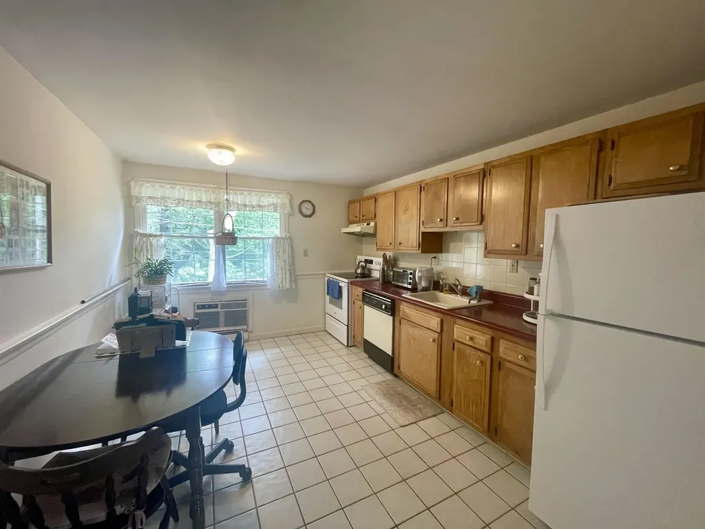 21 Folly Mill Terrace Seabrook NH 03874