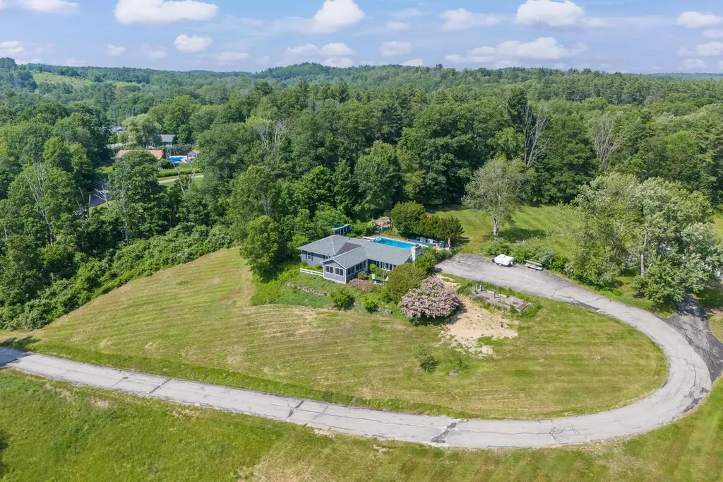 110 Pattee Hill Road Goffstown NH 03045
