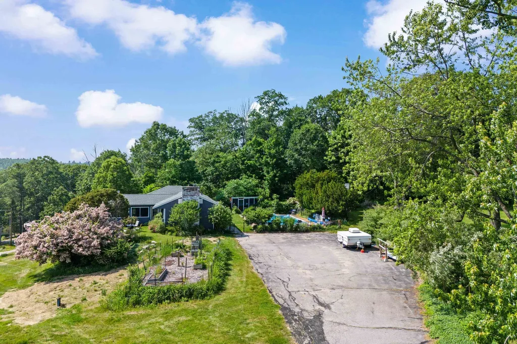 110 Pattee Hill Road Goffstown NH 03045