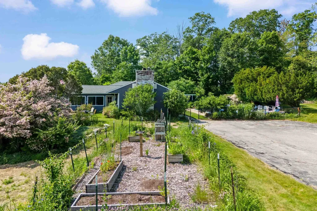 110 Pattee Hill Road Goffstown NH 03045