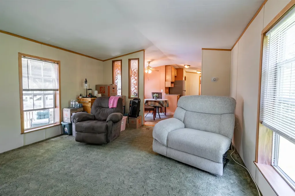 139 Rockingham Road Derry NH 03038