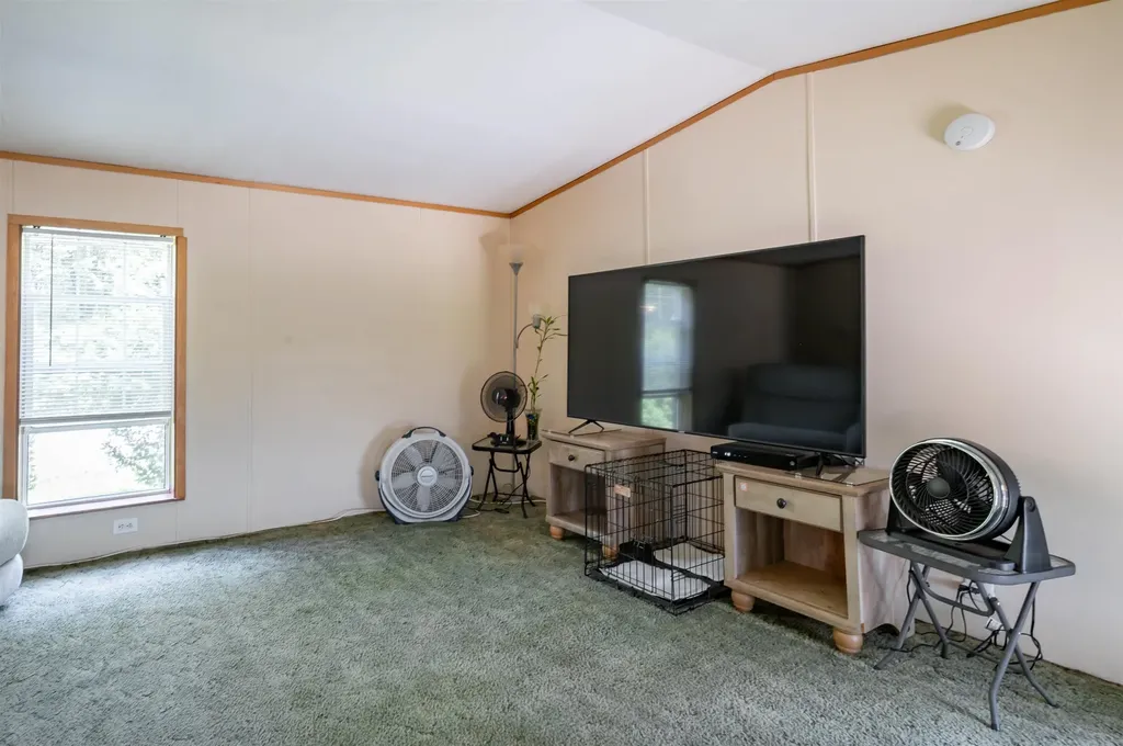 139 Rockingham Road Derry NH 03038