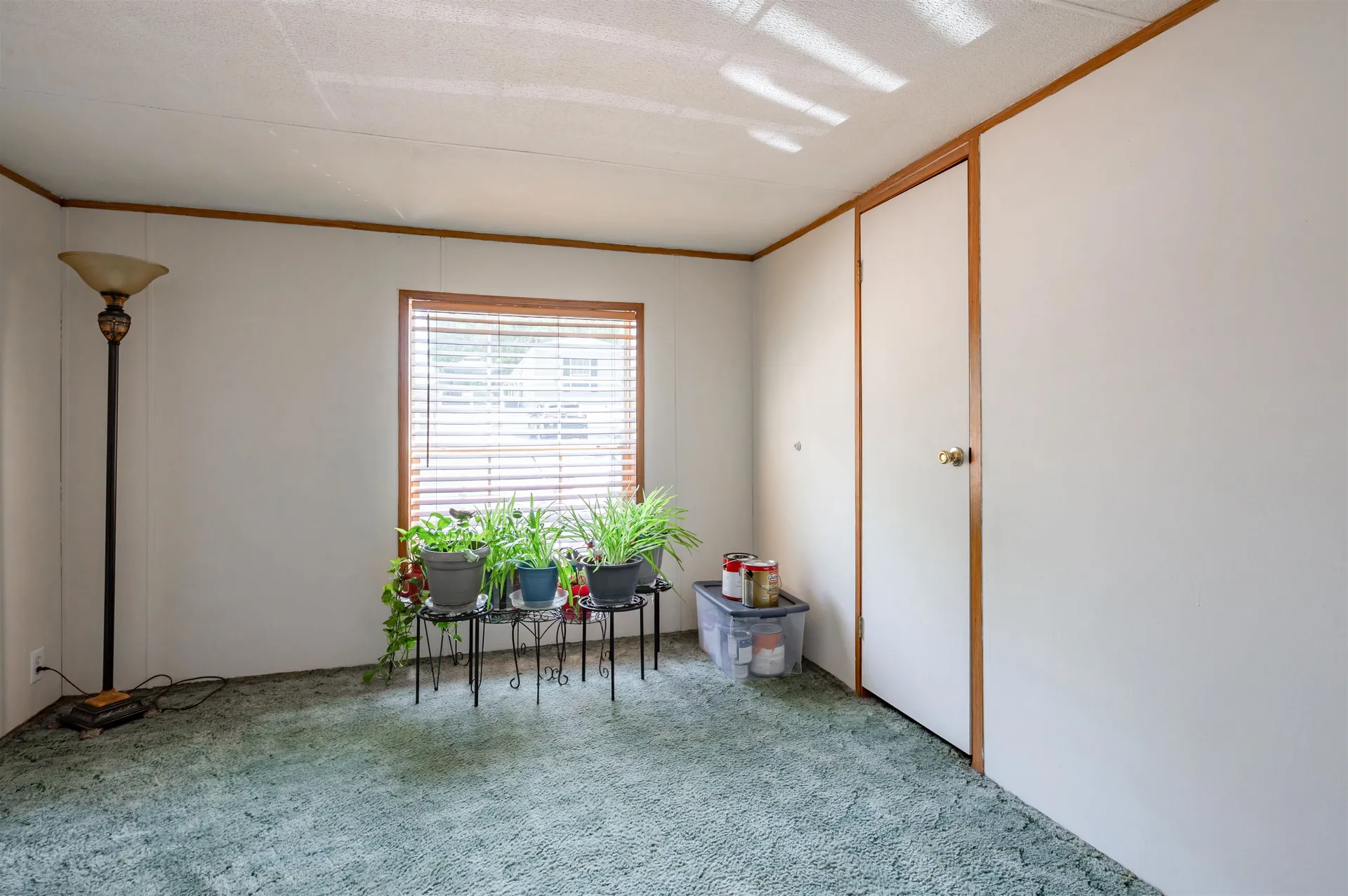 139 Rockingham Road Derry NH 03038