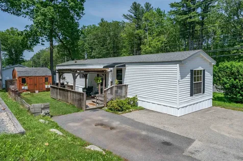 139 Rockingham Road Derry NH 03038