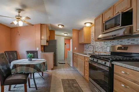 139 Rockingham Road Derry NH 03038