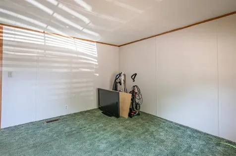 139 Rockingham Road Derry NH 03038