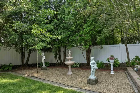 8 Nicholas Way Seabrook NH 03874