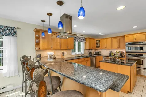 8 Nicholas Way Seabrook NH 03874