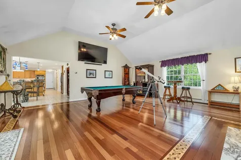 8 Nicholas Way Seabrook NH 03874