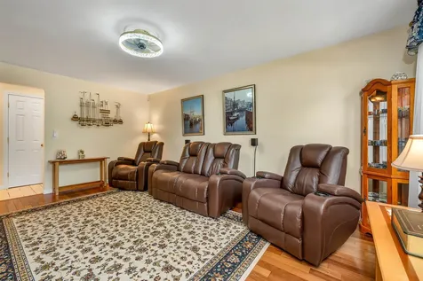 8 Nicholas Way Seabrook NH 03874