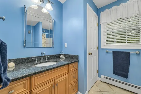 8 Nicholas Way Seabrook NH 03874