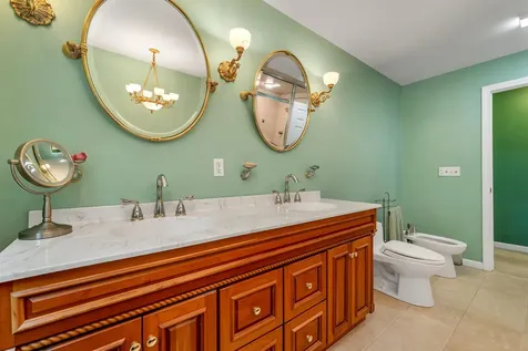 8 Nicholas Way Seabrook NH 03874