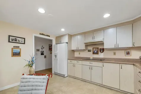 8 Nicholas Way Seabrook NH 03874
