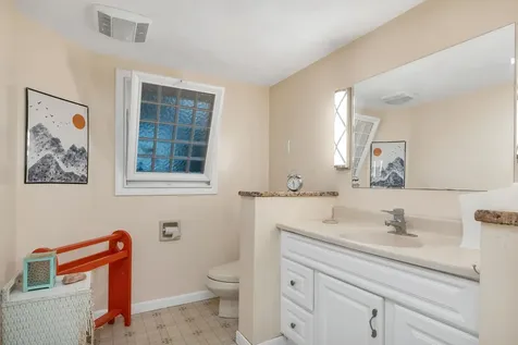 8 Nicholas Way Seabrook NH 03874