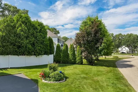 8 Nicholas Way Seabrook NH 03874