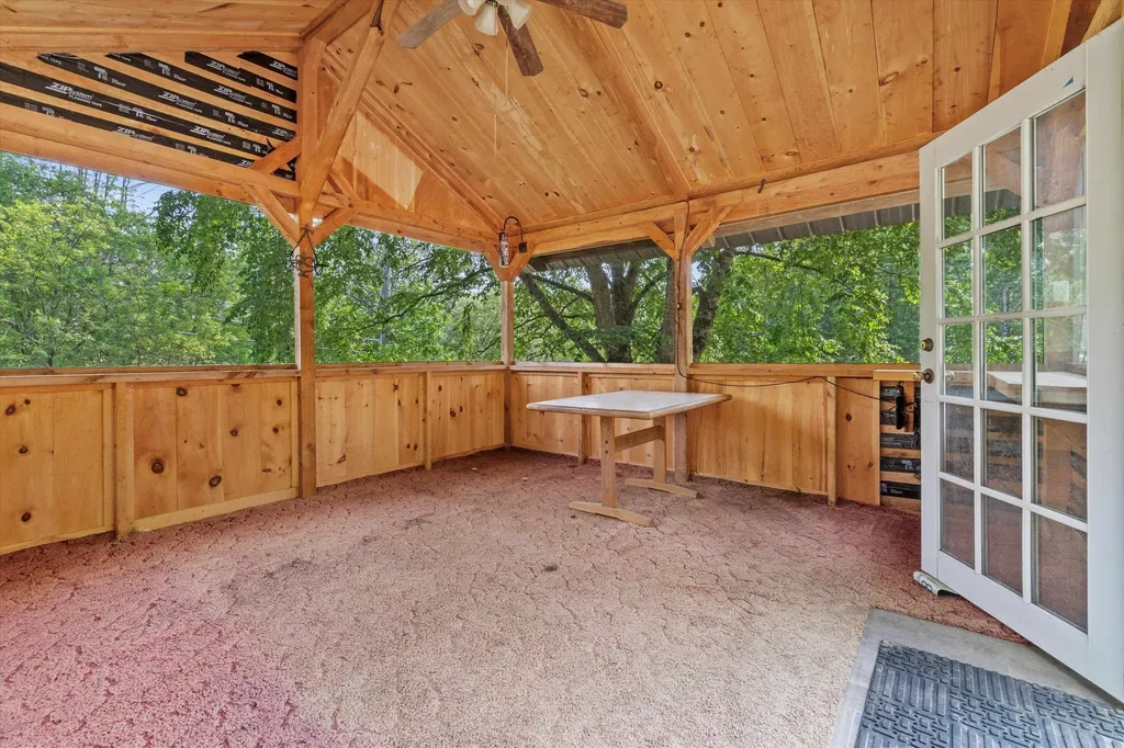 592 Old Bristol Road New Hampton NH 03256