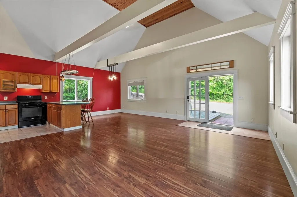592 Old Bristol Road New Hampton NH 03256