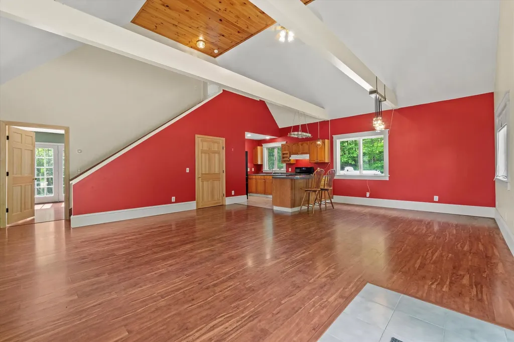 592 Old Bristol Road New Hampton NH 03256