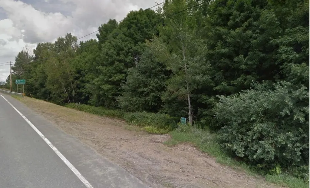 1281 Vt Route 101 Troy VT 05868