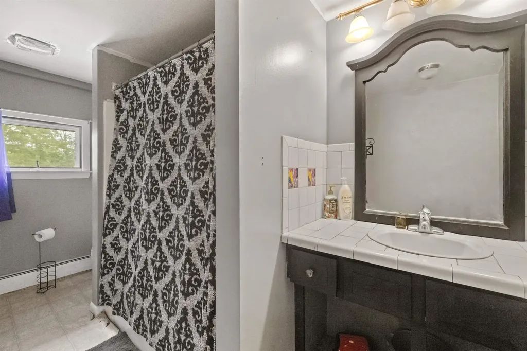 172 Cilleyville Road Andover NH 03216
