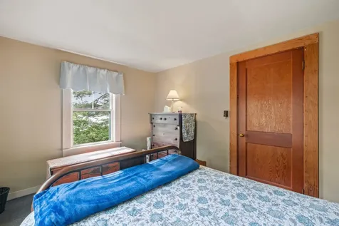 28 Potato Island Holderness NH 03245