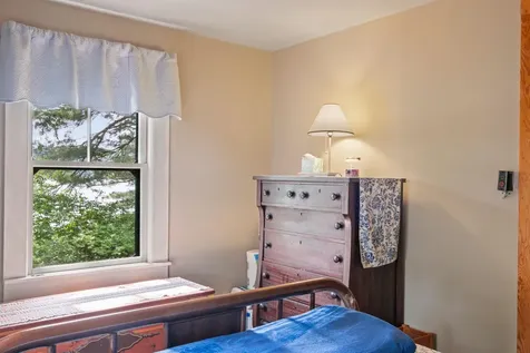 28 Potato Island Holderness NH 03245