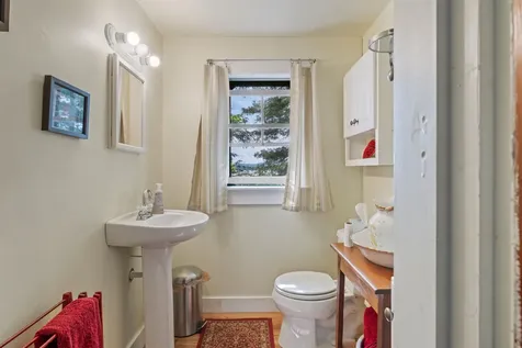 28 Potato Island Holderness NH 03245