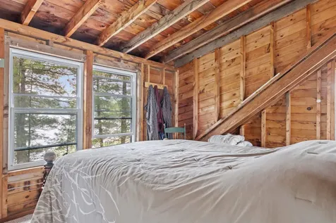 28 Potato Island Holderness NH 03245