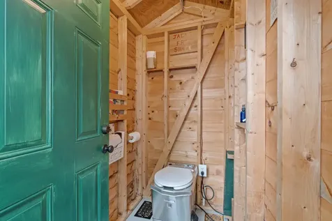 28 Potato Island Holderness NH 03245