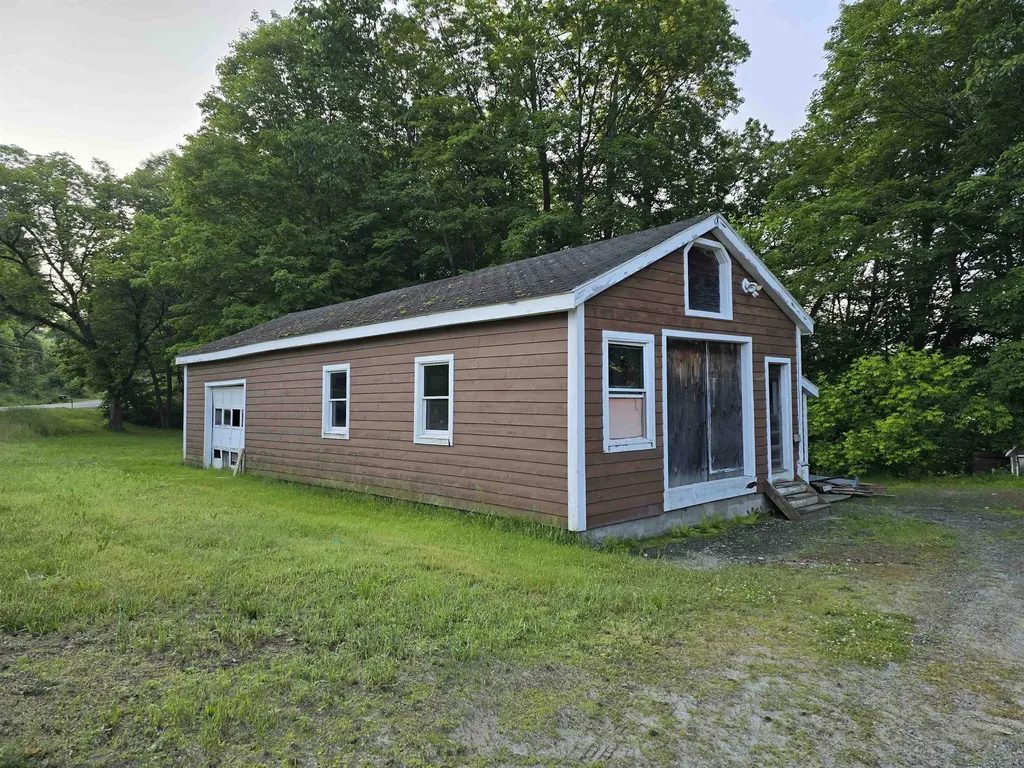 17 Old Newport Road Claremont NH 03743