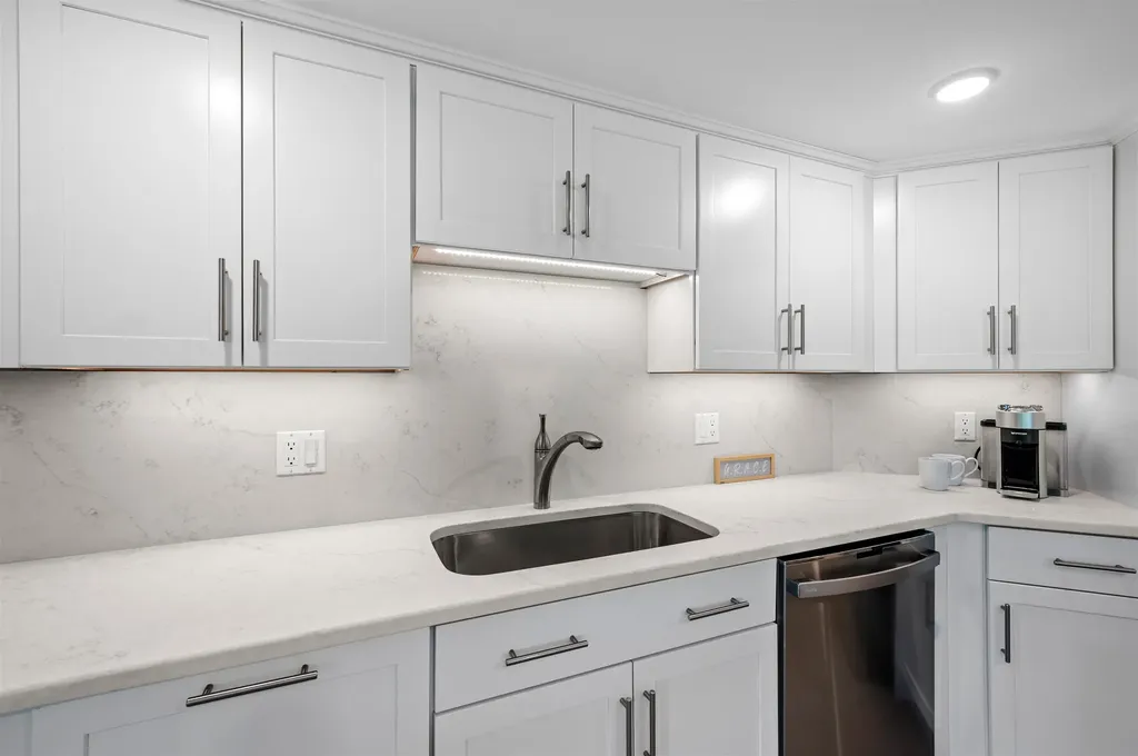 2075 Lafayette Road Portsmouth NH 03801
