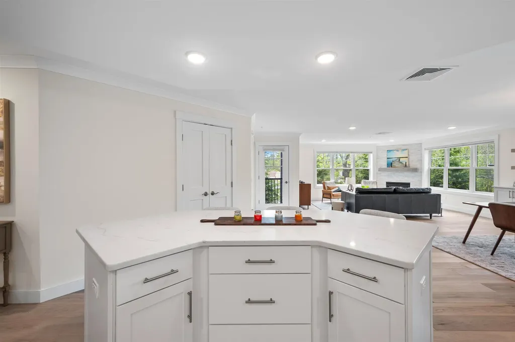 2075 Lafayette Road Portsmouth NH 03801