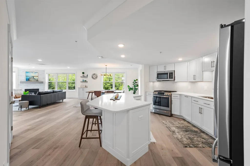2075 Lafayette Road Portsmouth NH 03801