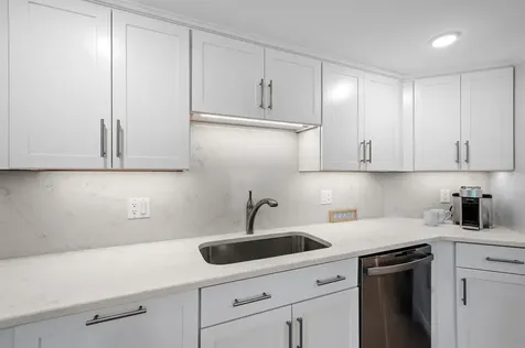 2075 Lafayette Road Portsmouth NH 03801