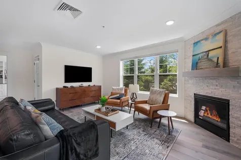 2075 Lafayette Road Portsmouth NH 03801