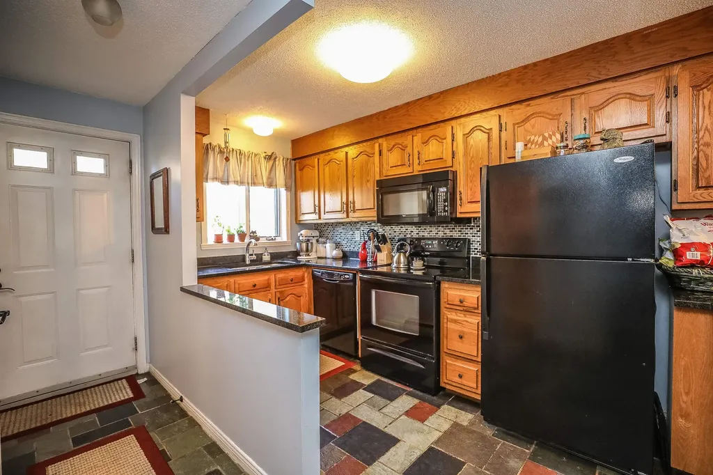 19 Shelburne Road Merrimack NH 03054