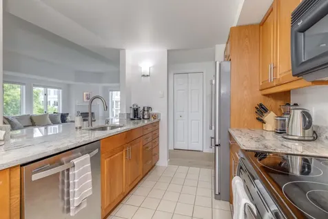 12 Mountain Laurels Drive Nashua NH 03062