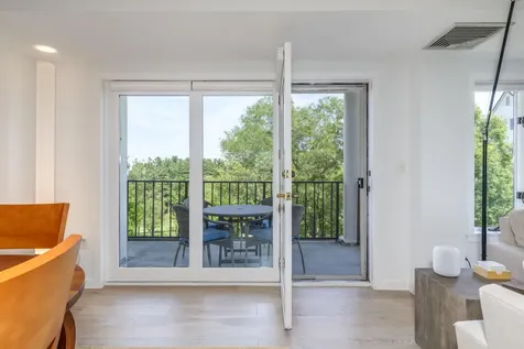 12 Mountain Laurels Drive Nashua NH 03062